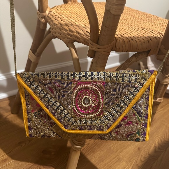 Embroidered Multicolor Clutch - Picture 6 of 6